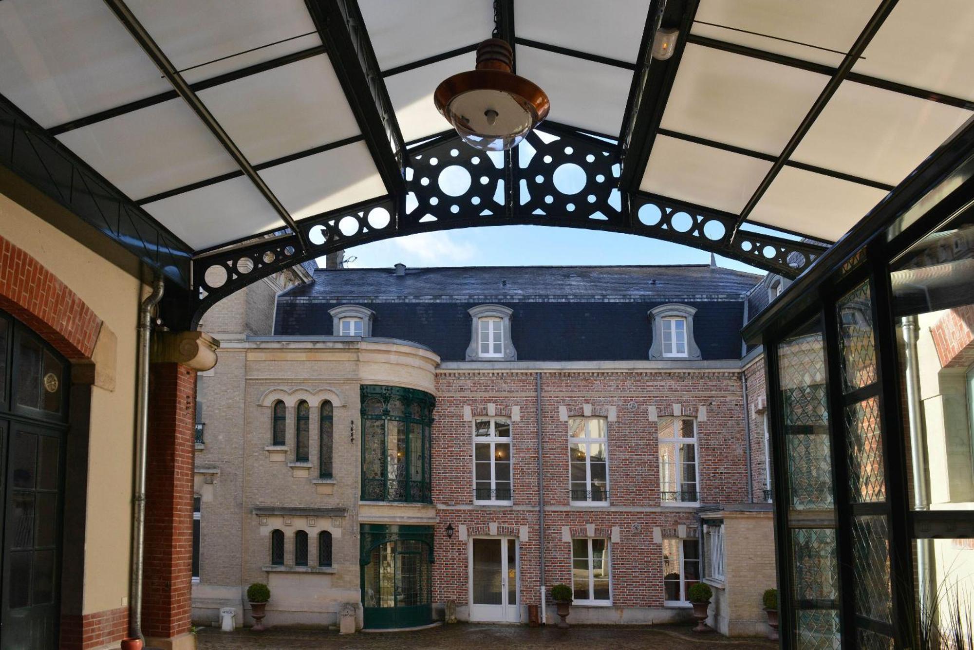 Hotel Castel Jeanson เอ-แชมเปญ ภายนอก รูปภาพ