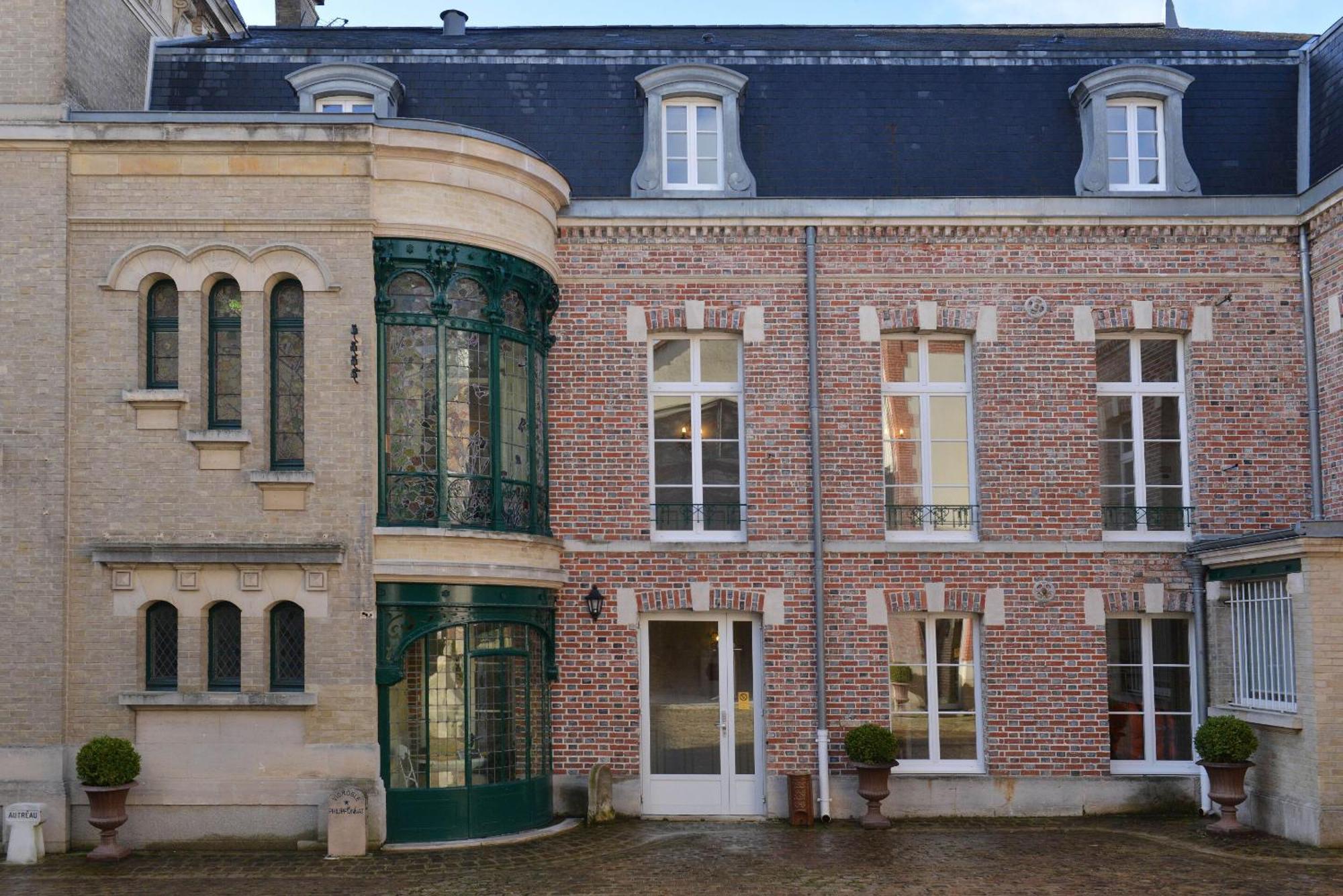 Hotel Castel Jeanson เอ-แชมเปญ ภายนอก รูปภาพ